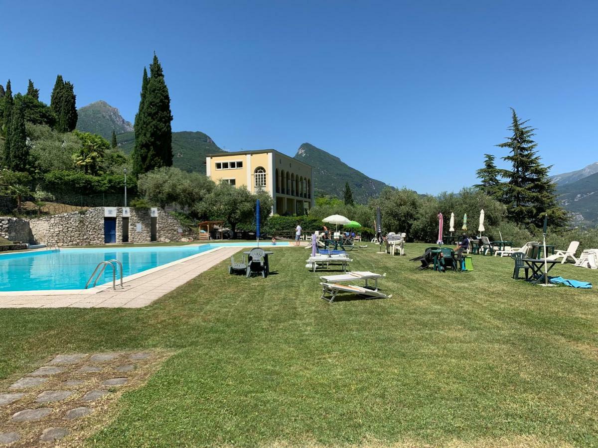 リーヴァ・デル・ガルダSky&Pool Domアパートメント エクステリア 写真