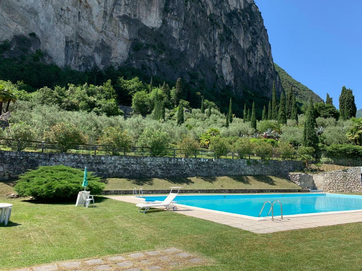 リーヴァ・デル・ガルダSky&Pool Domアパートメント エクステリア 写真